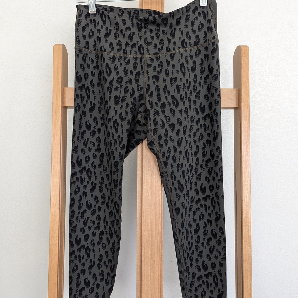 Old Navy Black and Gray Leopard Print Leggings